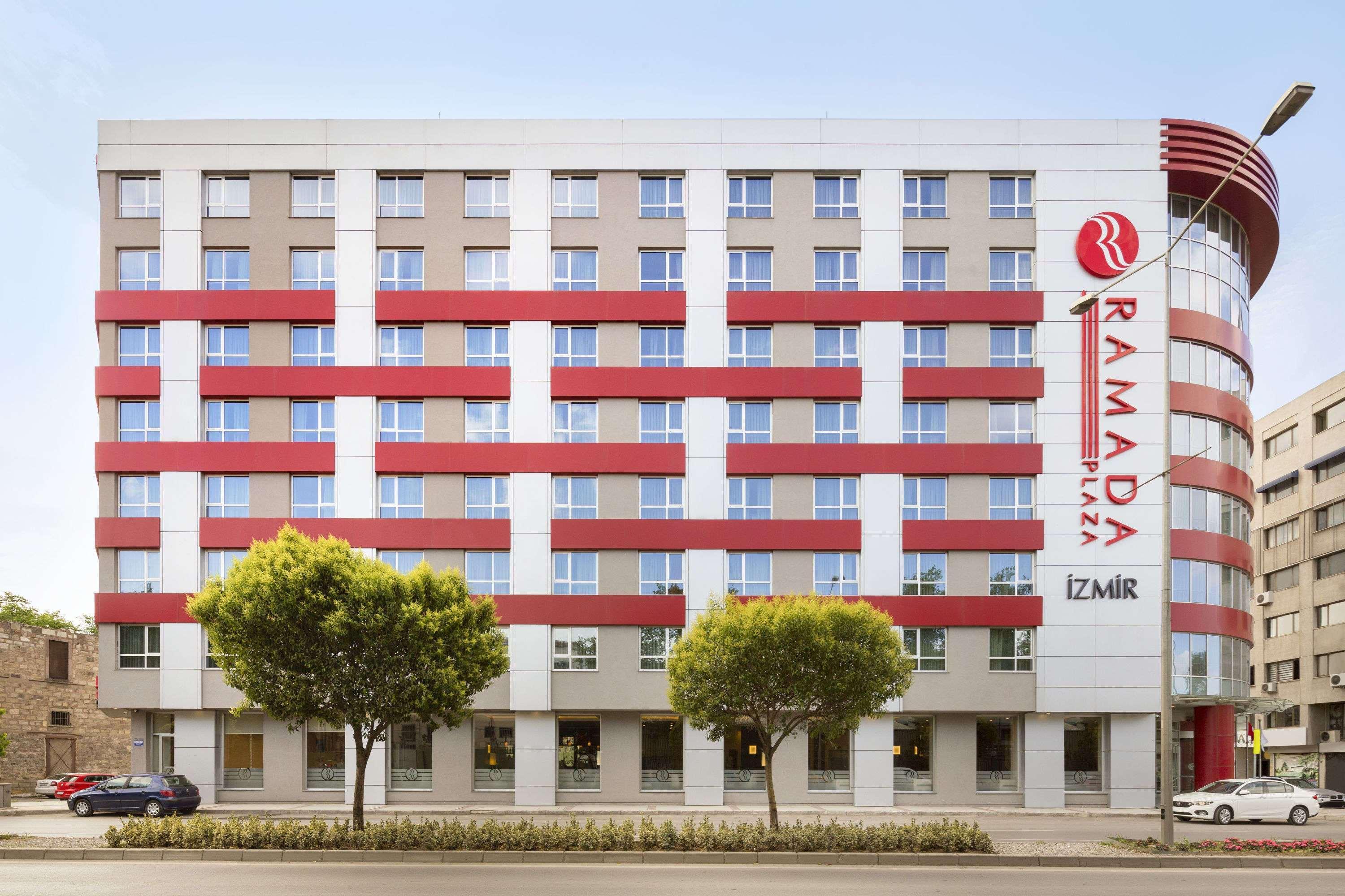 Ramada Plaza By Wyndham Izmir Hotel Exterior photo